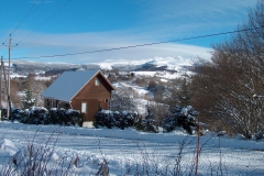 Hut-in-sneeuw-en-zon